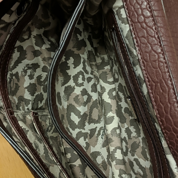 Guess Purse - Picture 7 of 7